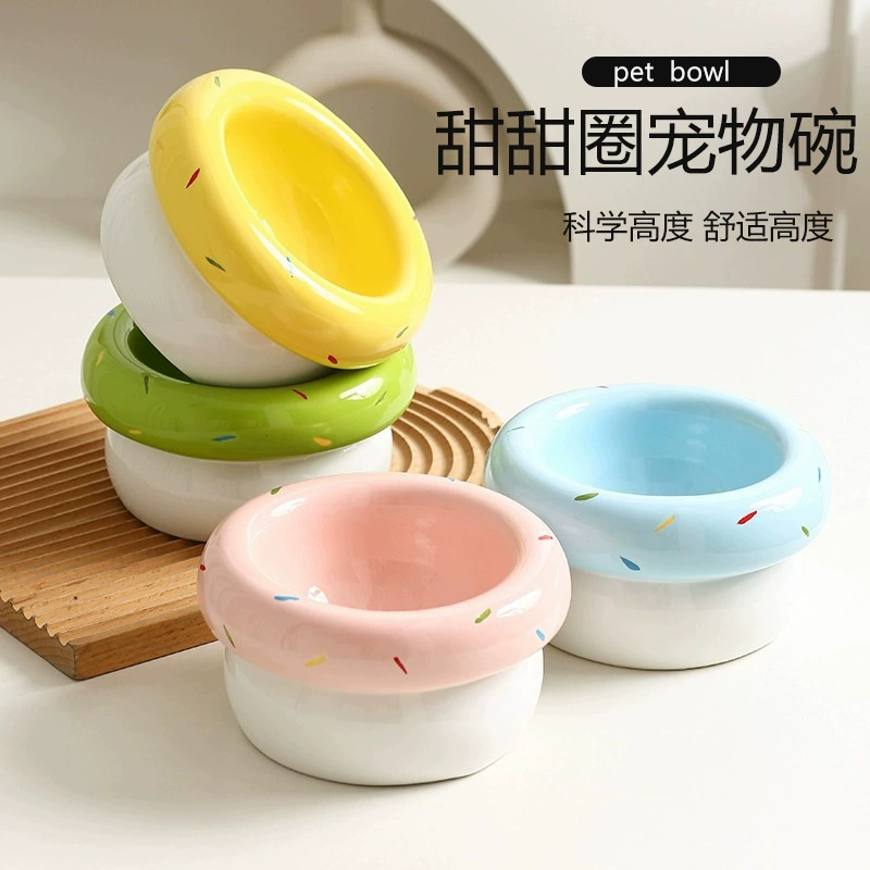 Высококачественные керамические миски для кошек и собак с приподнятыми ножками и наклонным горлышком, миски для домашних животных в форме макаронных пончиков, предотвращающие черный подбородок.