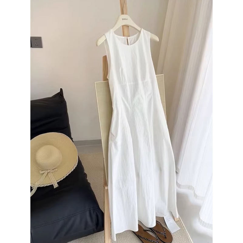 Beach vacation style stunning long skirt with a high-end feel, super beautiful white sleeveless cotton linen linen waist pinching dress for women