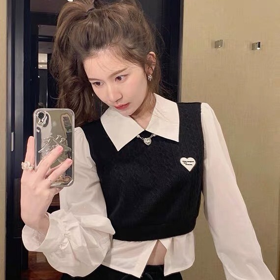 Boss Wang's Salt Style Shirt: Black and White Contrast Color, Faux Two-Piece Design, Unique Bowknot College Style Top