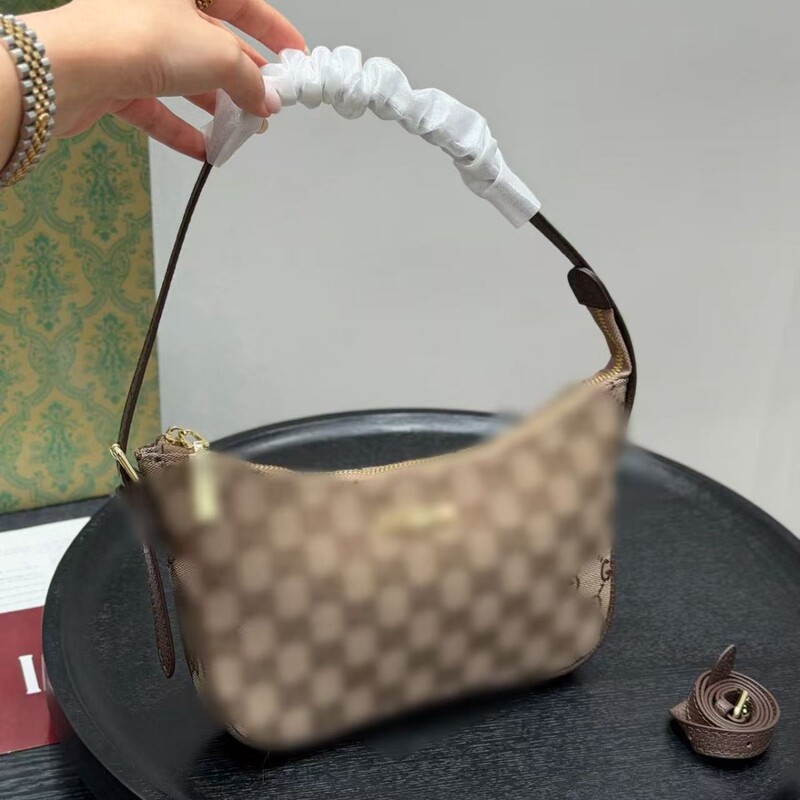Gucci Lunetta Crescent Bag with Monogram, Hobo Underarm Bag, Lunchbox Bag, Classic Retro Versatile Stylish Exquisite