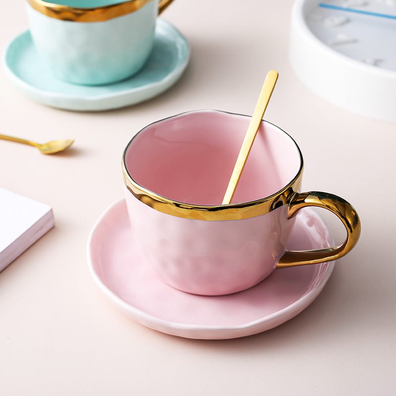 Tazas de café de lujo nordico dorado platos con cuchara estilo tazas de cerámica de té de la tarde para hombres y mujeres tazas de oficina tazas de agua