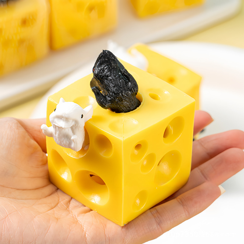 Hollow cheese mouse
