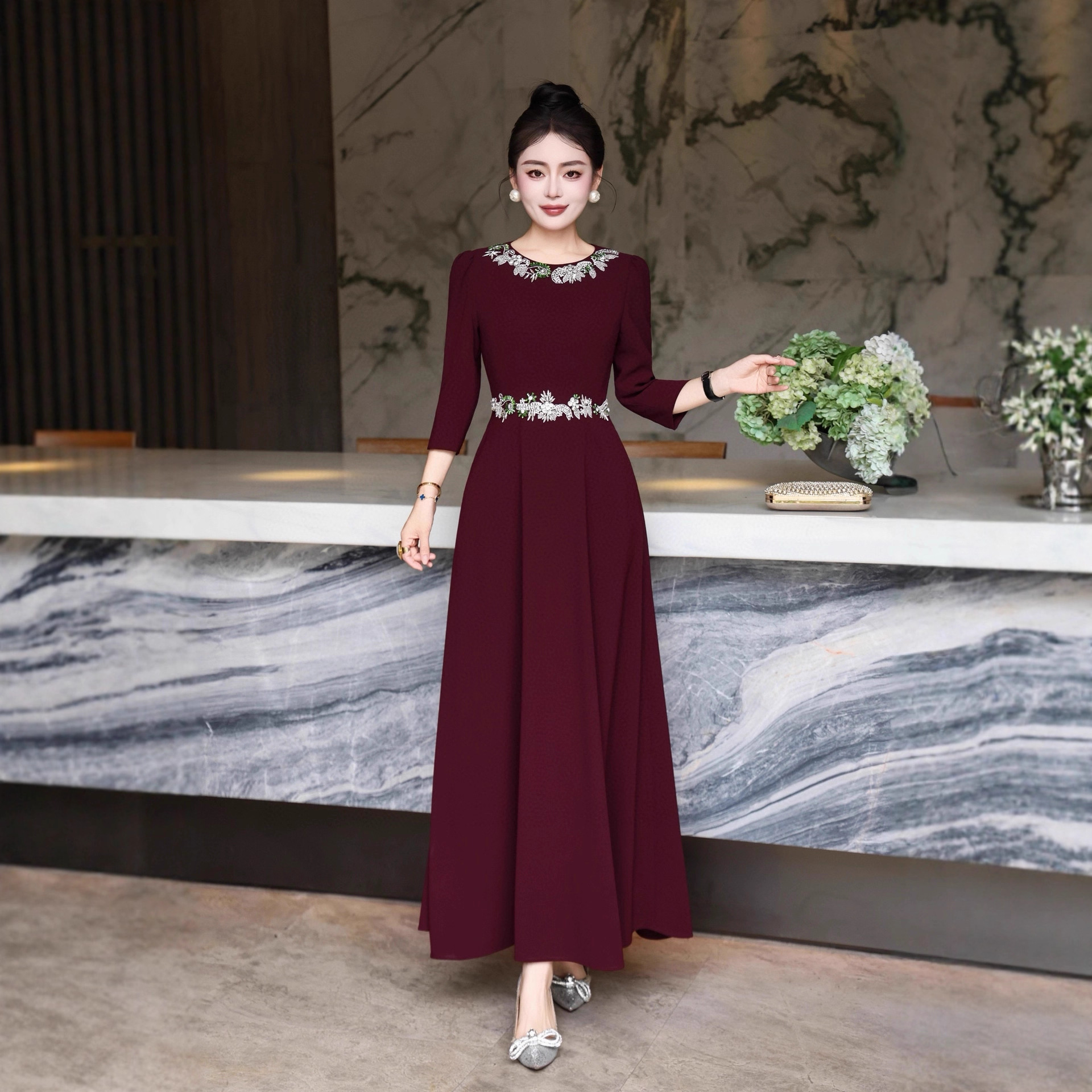 2025 Mother's Dress with Heavy Beading, Waist-Cinching Design, Wedding Banquet Outfit for Mother-In-Law, Wholesale Evening Gown from Manufacturer