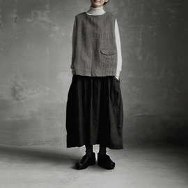 现货日系2026秋冬新款后背纽扣开叉圆领马甲+半身裙 两件套