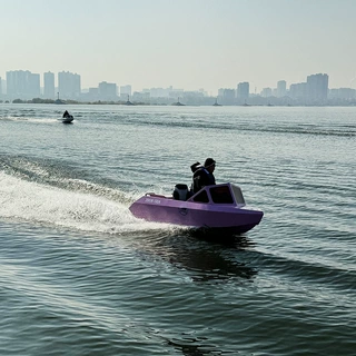网红飞艇 海上冲浪高速漂移游乐船电动冲浪板 水上乐园农庄钓鱼船