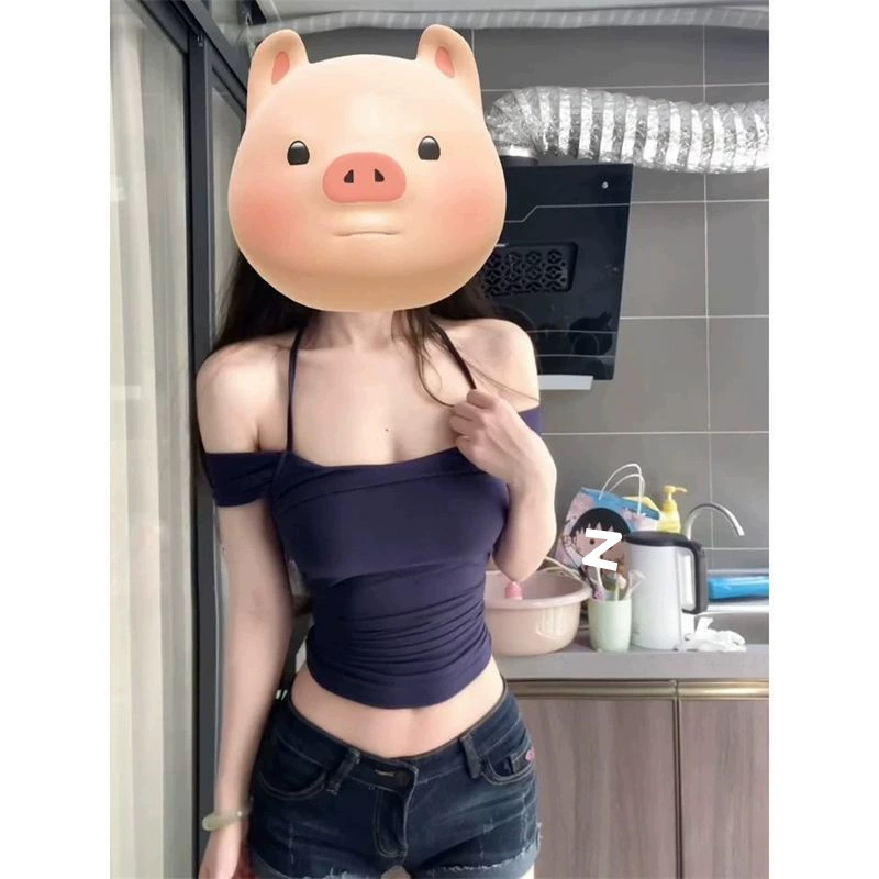 Модная женская футболка с открытыми плечами и короткими рукавами, летний дизайн, нишевый укороченный топ приталенного кроя.