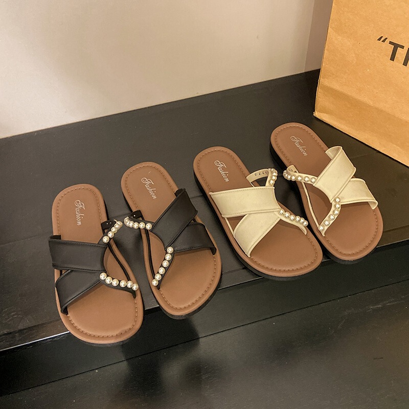 Chanel-Style Two-Tone Women's Summer Outdoor Slippers, New Pearl Fashion Beach Sandals, Flat Comfortable Slip-Ons