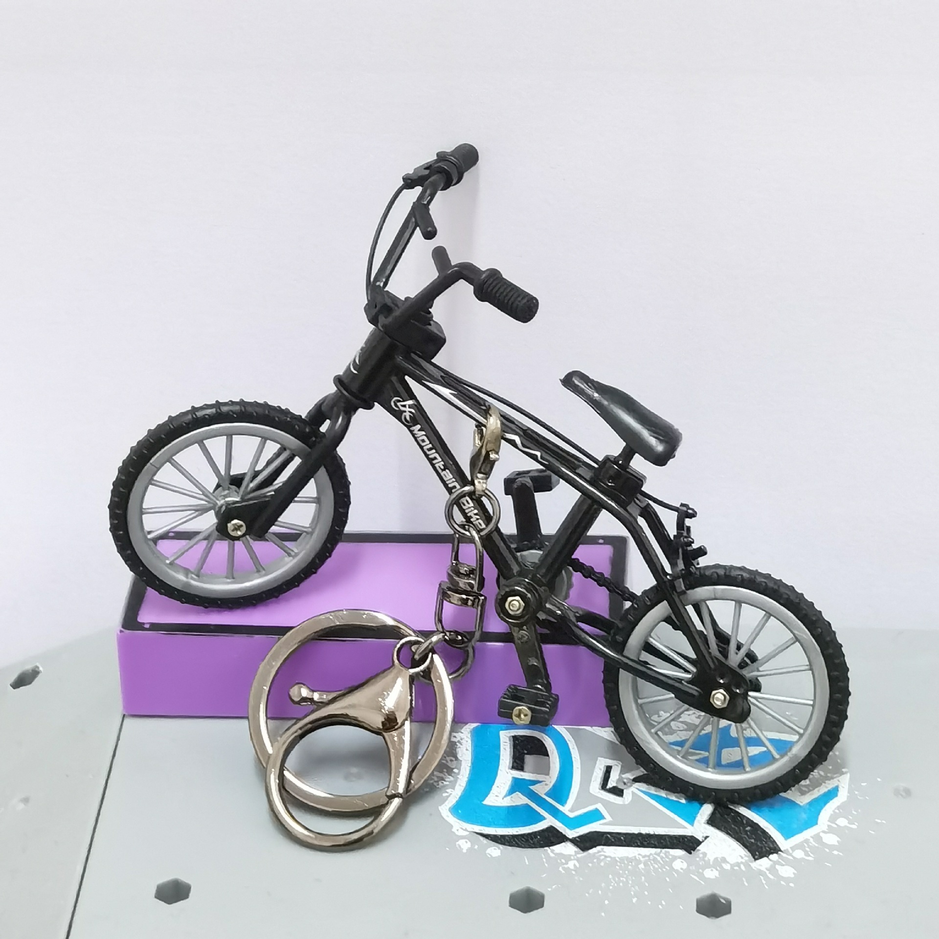 SKU   钥匙扣+3号车黑