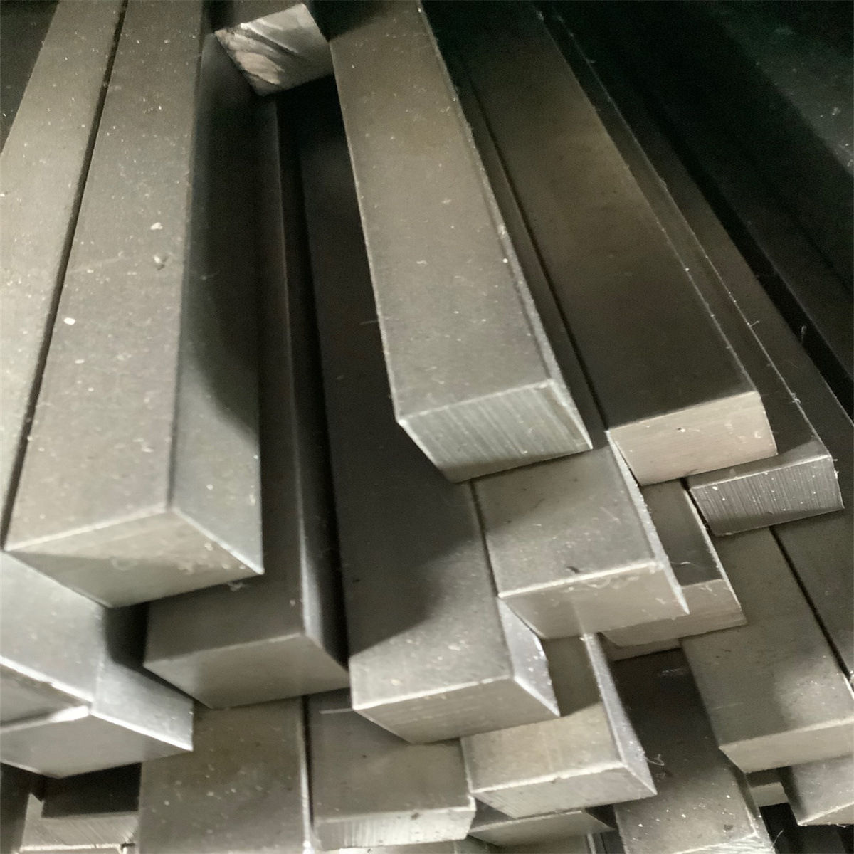 厂家优惠12L14合金钢棒 1215易车削不锈钢棒 1144合金结构钢管