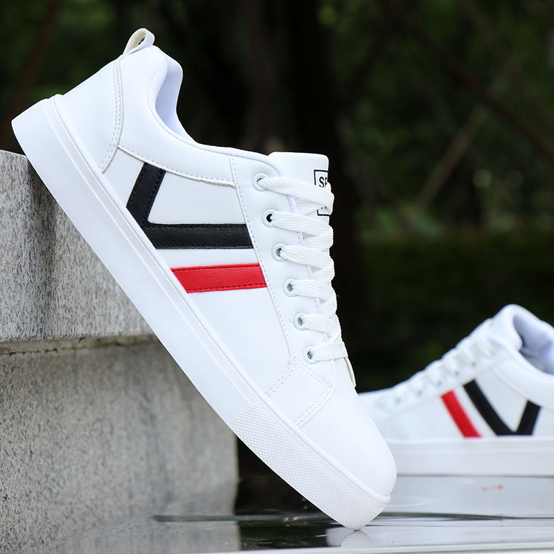 Pequeños zapatos blancos para hombres 2024 primavera nuevos zapatos para hombres tendencia zapatos casuales de todo fósforo zapatos deportivos bajos para hombres zapatos de moda para hombres