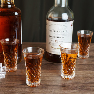 Carved small glass wine glass 65ml glass horn glass tall high quality translucent high white wine glass