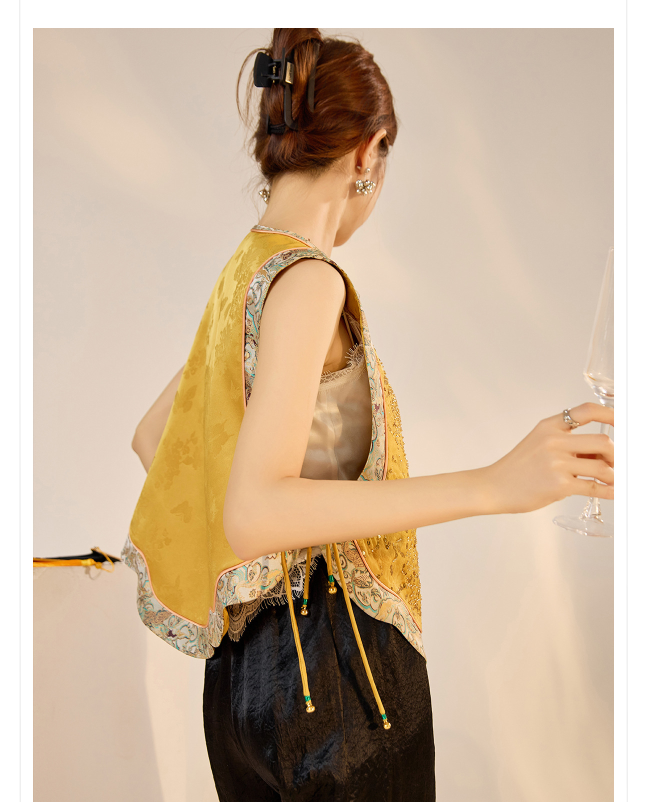 Áo vest gile nữ phong cách retro Tân Trung Hoa, cổ đứng, thêu đính hạt cườm tinh xảo — Vàng chanh chi tiết 16