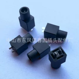 连接器;其他插头;接头