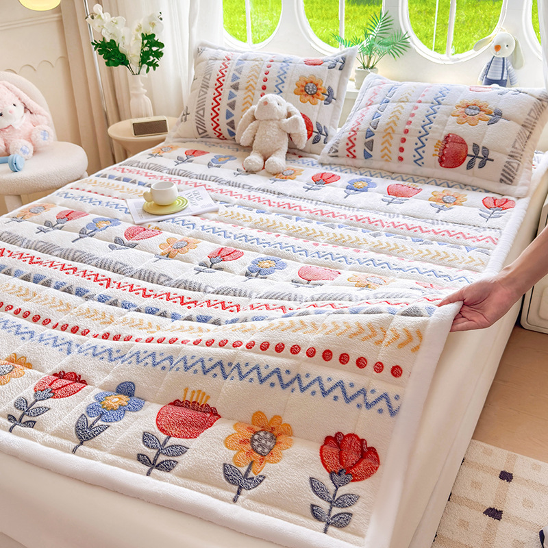 2026 New Thickened Snowflake Velvet Milk Velvet Mattress with Cotton Padding, Warm for Autumn and Winter, Student Dormitory Bed Protector 2026 New Thickened Snowflake Velvet Milk Velvet Mattress with Cotton Padding, Warm for Autumn and Winter, Student Dormitory Bed Protector