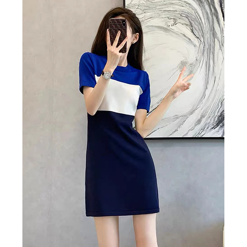 蓝色撞色气质针织连衣裙女2024年夏季新款小香风修身显瘦中长裙子