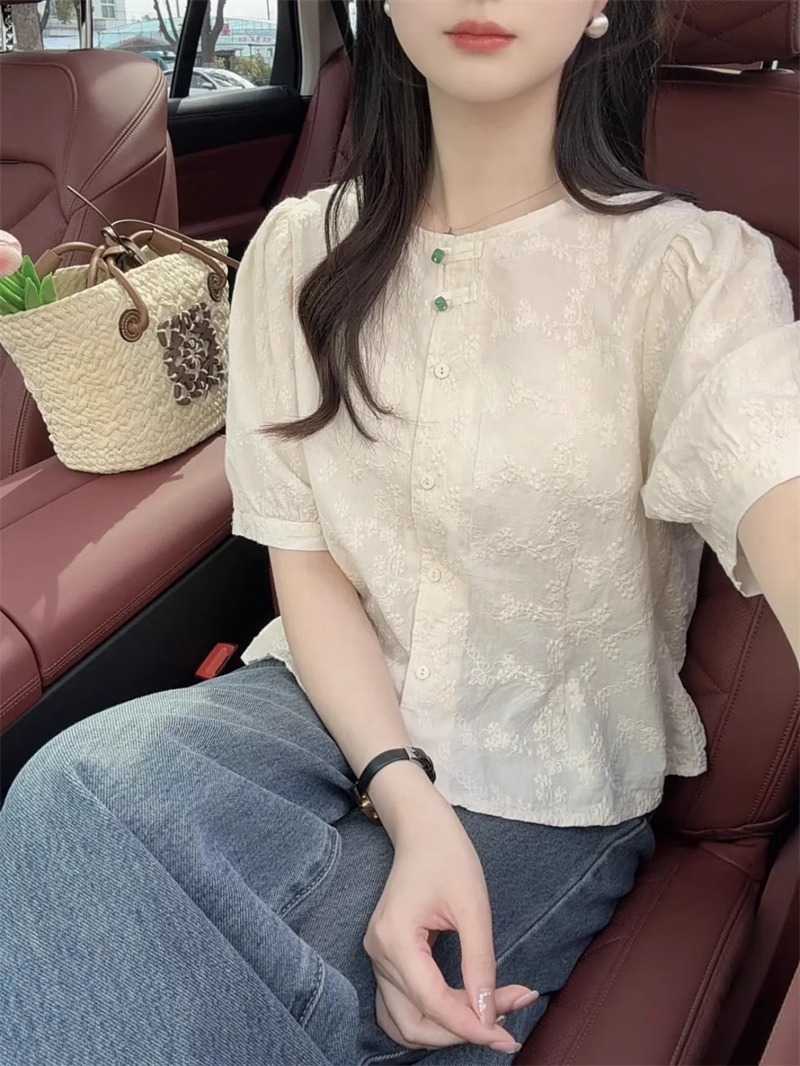 Áo sơ mi ngắn tay thêu hoa cotton trắng dáng nhỏ — Màu trắng chi tiết 5
