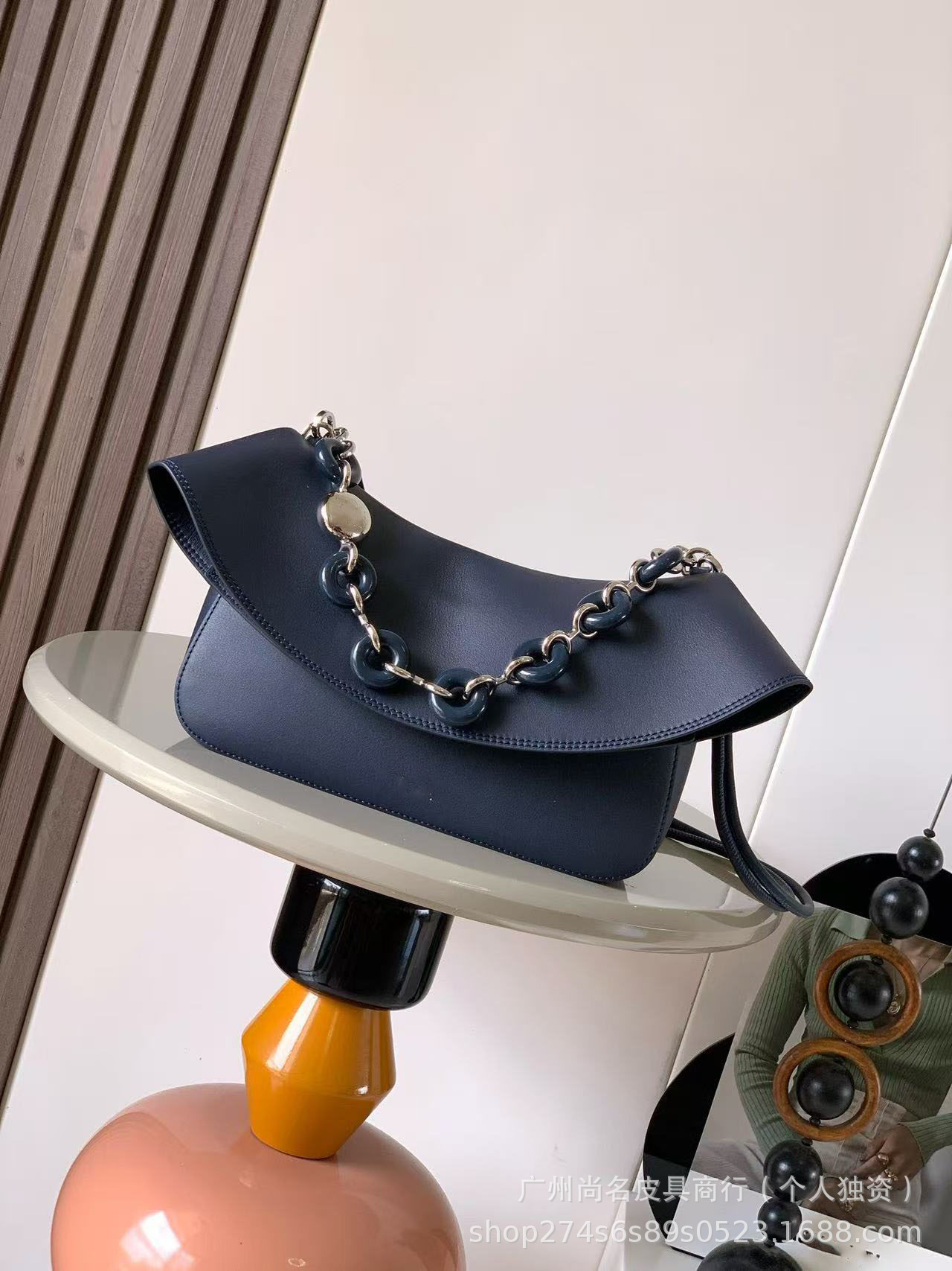 新款罗家真皮牛皮翻盖链条海浪包法式小众轻奢高质感单肩手提女包 - Thumbnail 6