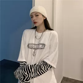 女式T恤;连衣裙;女式卫衣