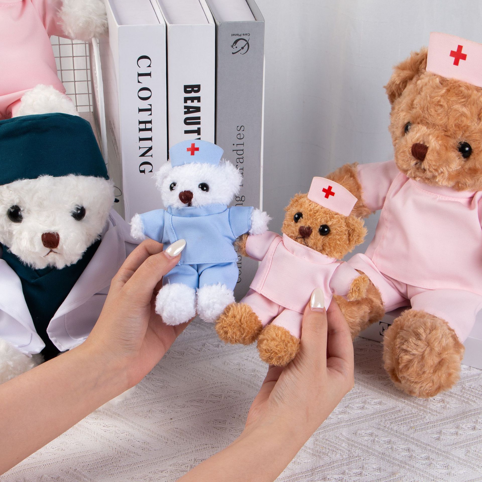 Graduado médico oso muñeca chaqueta blanca uniformes de enfermería muñeca oso regalos de actividad logotipo imprimible juguetes de peluche