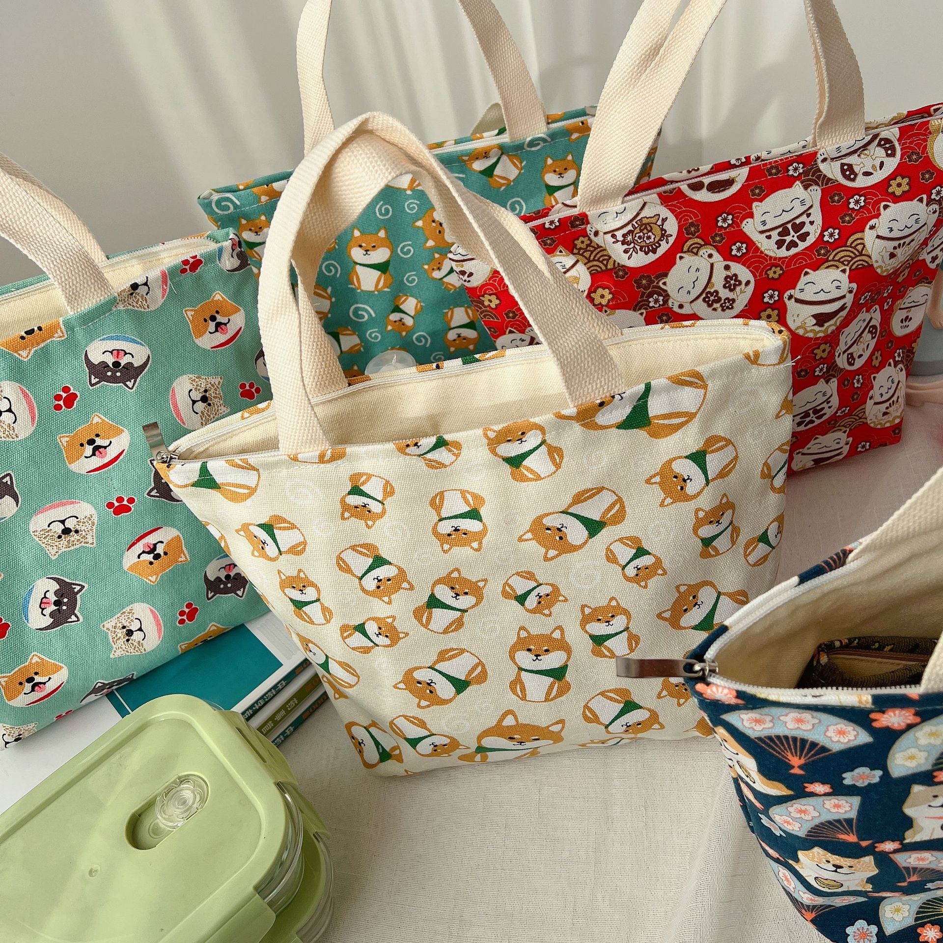 Lindo bolso bento de dibujos animados impreso, empleado de oficina, bolso de caja de almuerzo con lona japonesa, bolso de alto valor al por mayor