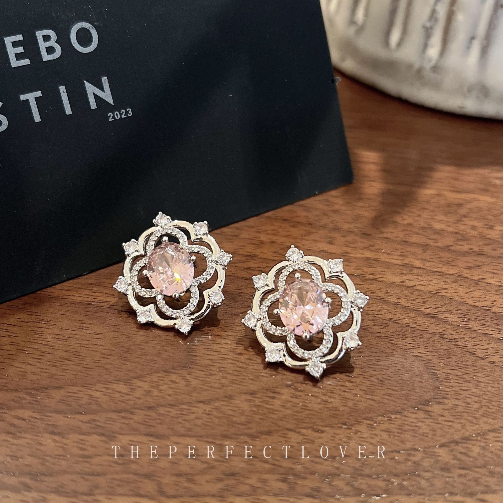 Designer style, niche design, hollow flower earrings, light luxury temperament, high-end earrings, and earrings for women_voghion.com