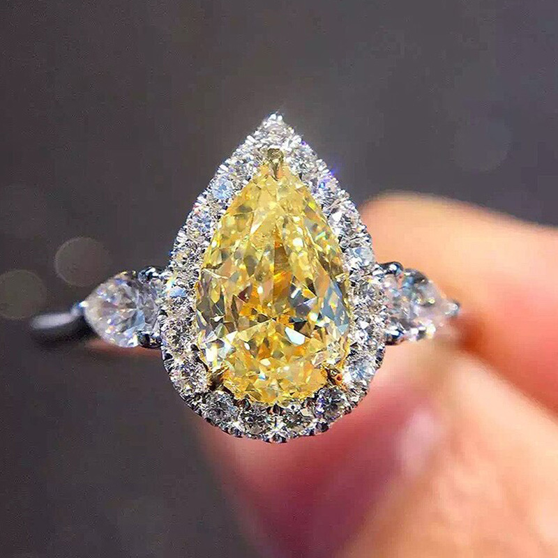 Simple Yellow Water Drop Pear-shaped Zircon Ring Copper Ring display picture 2