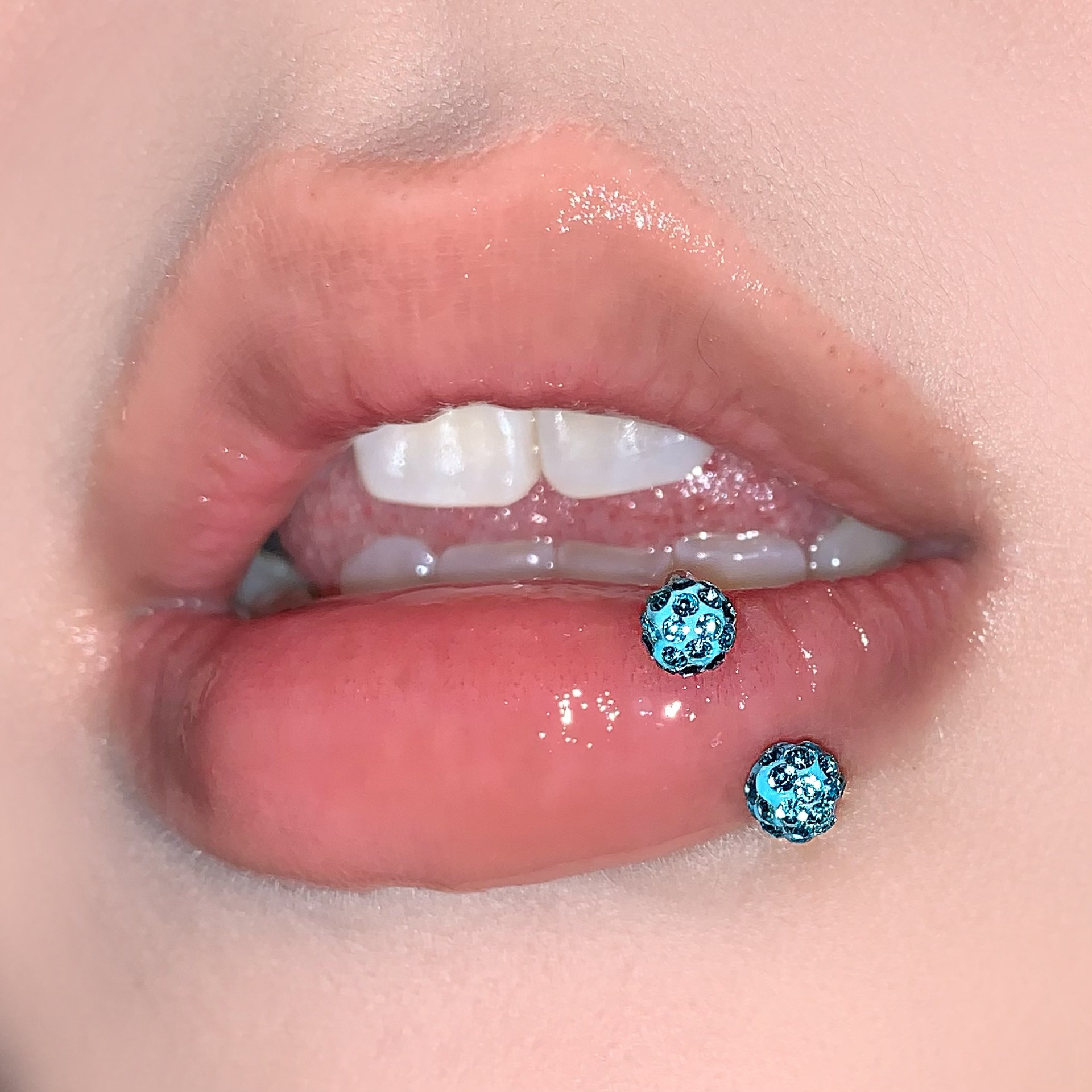 Pointed titanium steel lip stud product view