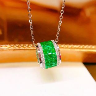 Jewelry manufacturers DIY 18K gold inlaid natural emerald clavicle chain main stone: 2 karat