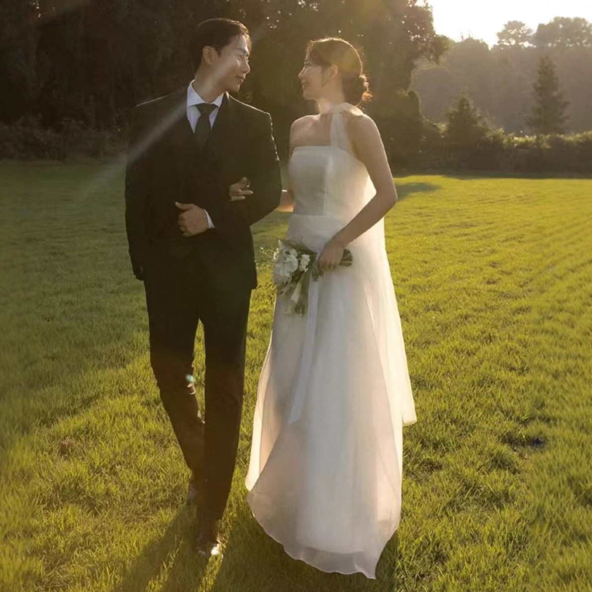 Korean-Style Strapless Light Wedding Dress 2026 New Forest-Style Simple Travel Photography Light Wedding Dress Super Fairy Photo Studio Dress