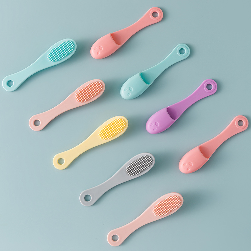 Silicone acne remover from black spots for face washing
