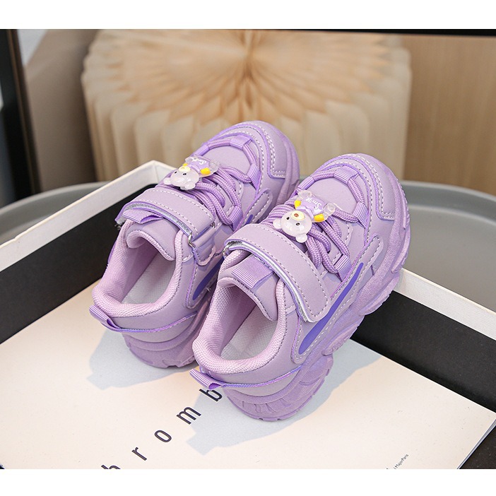 Los niños de primavera y otoño nuevos niños retro deportes zapatos anticuados sólidos de fondo suave cómodos zapatos para correr casuales para niñas