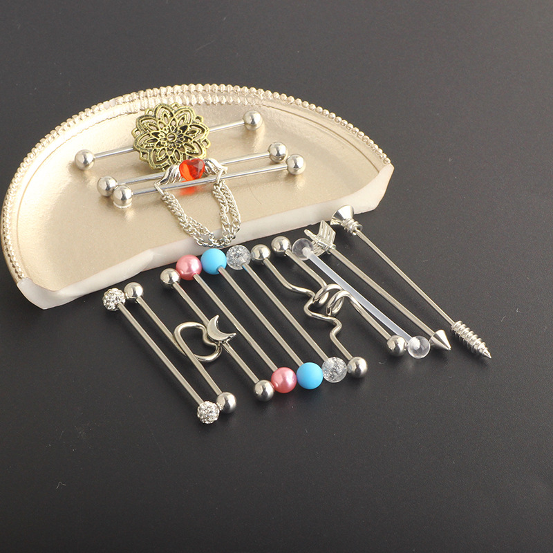 16G labret stud size and finish detail