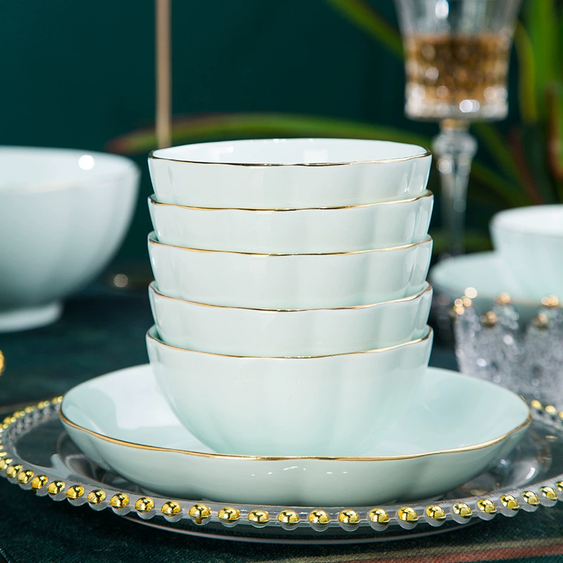 Сервиз из Jingdezhen пофарфоровой посуды, золотистое краевое обрамление Shadow Blue, набор предметов бытовой посуды