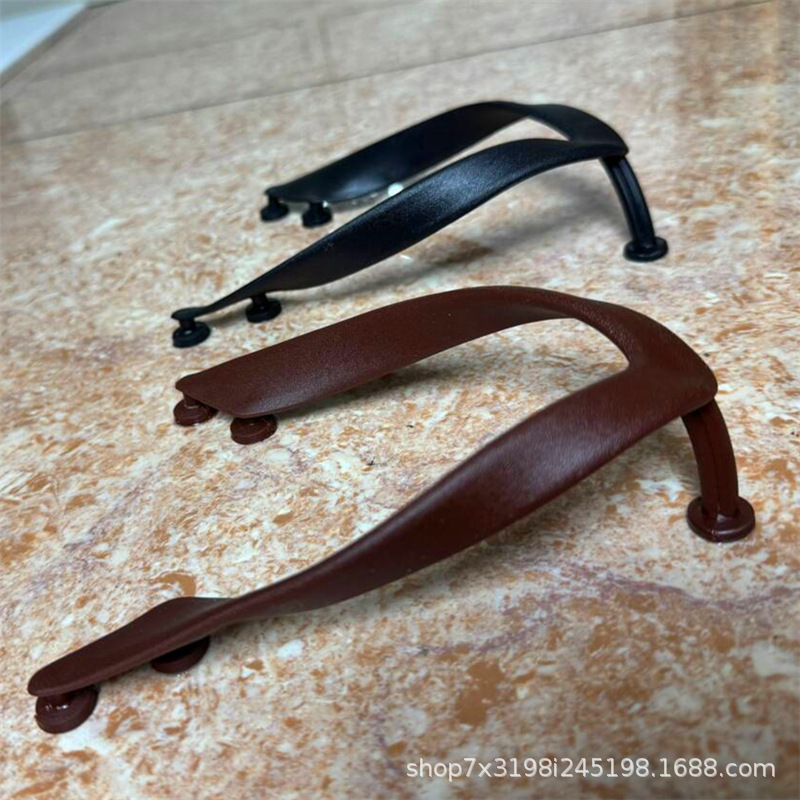 Five-Point Style Flip-Flops with Straps, New Slippers with Ear-Shaped Straps, Universal Plastic Round-Toe Shoe Straps for Men and Women Five-Point Style Flip-Flops with Straps, New Slippers with Ear-Shaped Straps, Universal Plastic Round-Toe Shoe Straps for Men and Women