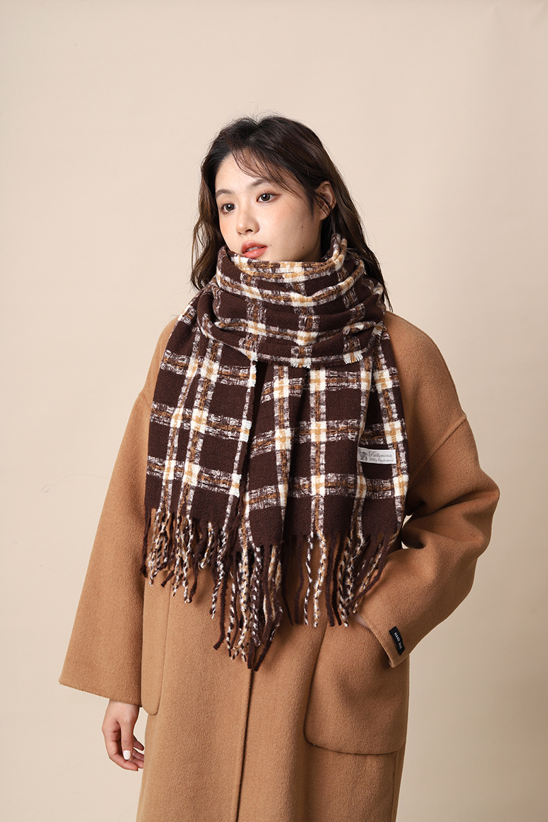 White Deer's gentle beige checkered cashmere scarf women, suitable keeping warm in autumn winter, versatile_voghion.com