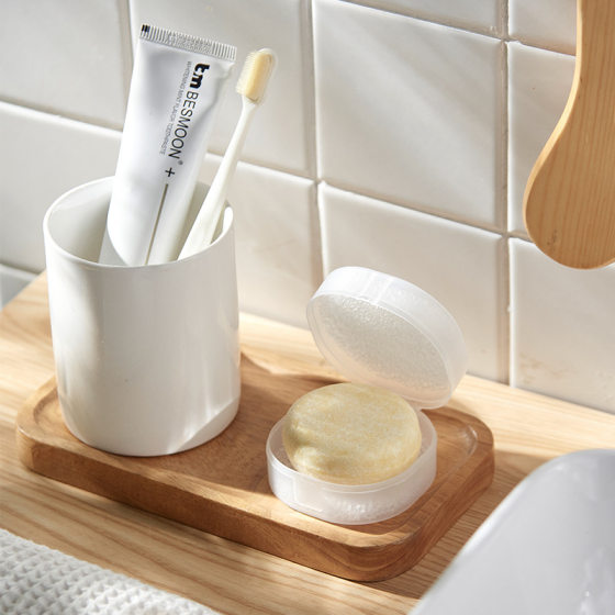 Sealed Waterproof with Lid with Sponge Portable Travel Home Bathroom Creative Transparent Plastic Soap Soap Box 1