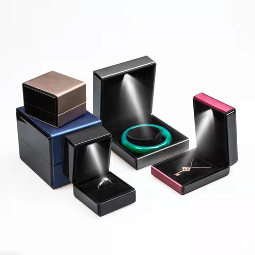 LED-lit engagement ring necklace bangle jewelry diamond watch gift packaging box brushed PU jewelry wholesale