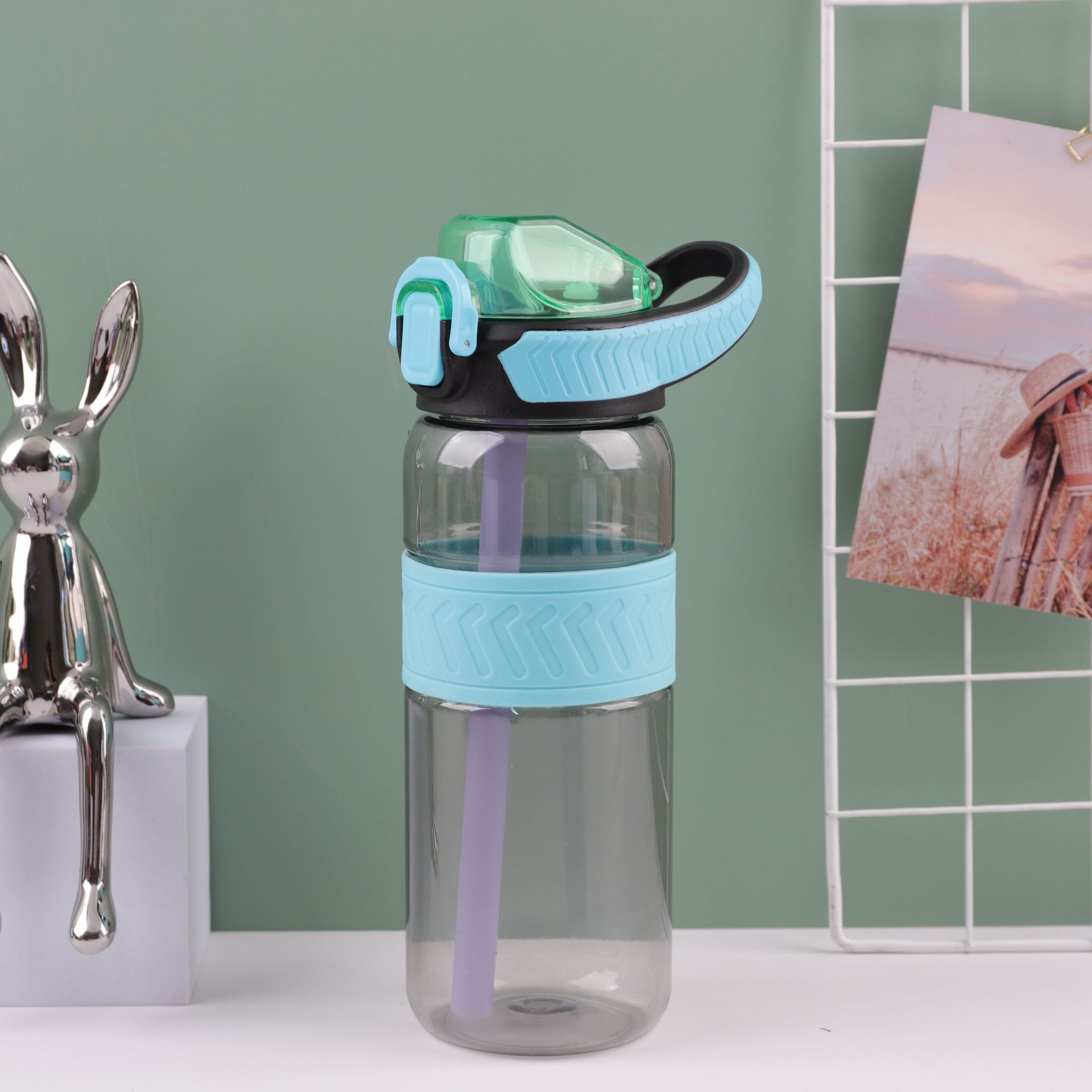 Moda simple taza de paja de plástico transparente de gran capacidad portátil al aire libre taza de agua de acondicionamiento físico para niños verano al por mayor