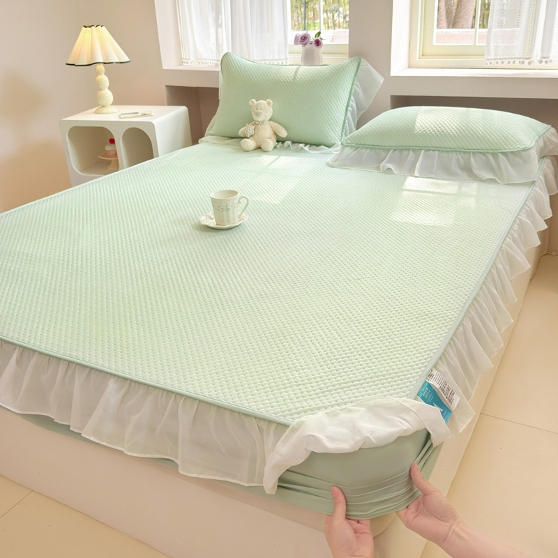 2025 nueva y cómoda funda de cama de seda helada de verano fresco de una sola pieza cubierta protectora de colchón de clase A de verano juego de tres piezas 3