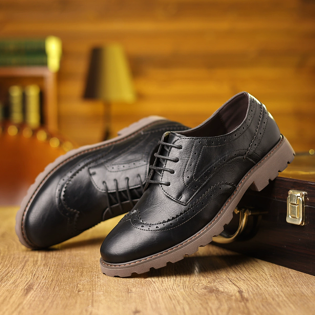 Новая мужская кожаная обувь бизнес-платье Bullock резная мужская обувь повседневная английская мода на толстой подошве универсальная обувь