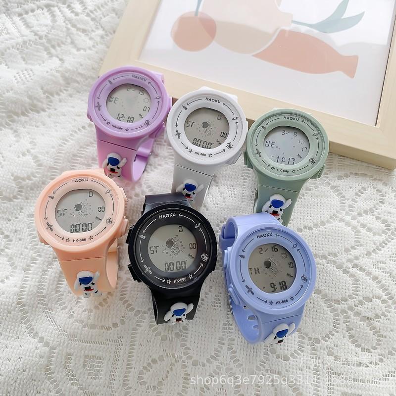 Nuevo reloj de muñeca astronauta estudiante de secundaria femenina simple ins estilo universitario coreano deportes reloj impermeable niños