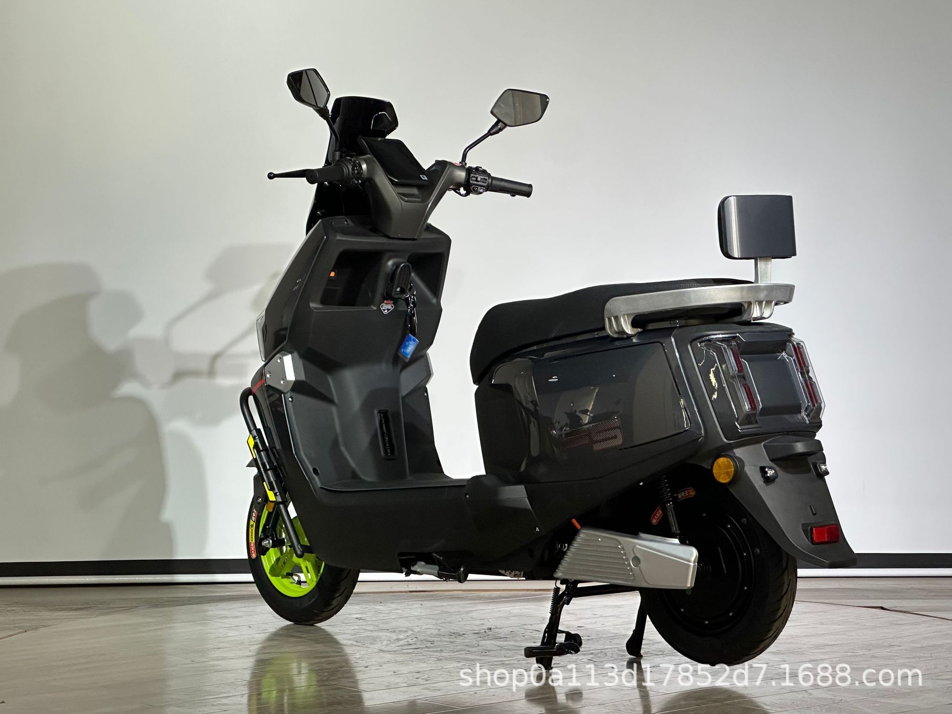Cross-Border Fengshen 2025 New Model Electric Motorcycles, Electric Scooters, Export Mobility Vehicles, Wholesale Small Cars, Electric Mopeds