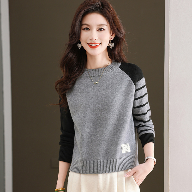 Knitted quality short sweater