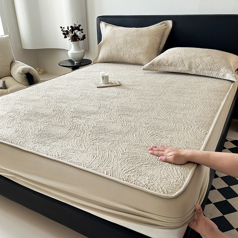 Un juego de tres piezas para colchonetas de seda helada de clase A, nueva funda de cama fresca de verano, funda de cama todo incluido, funda protectora de colchón