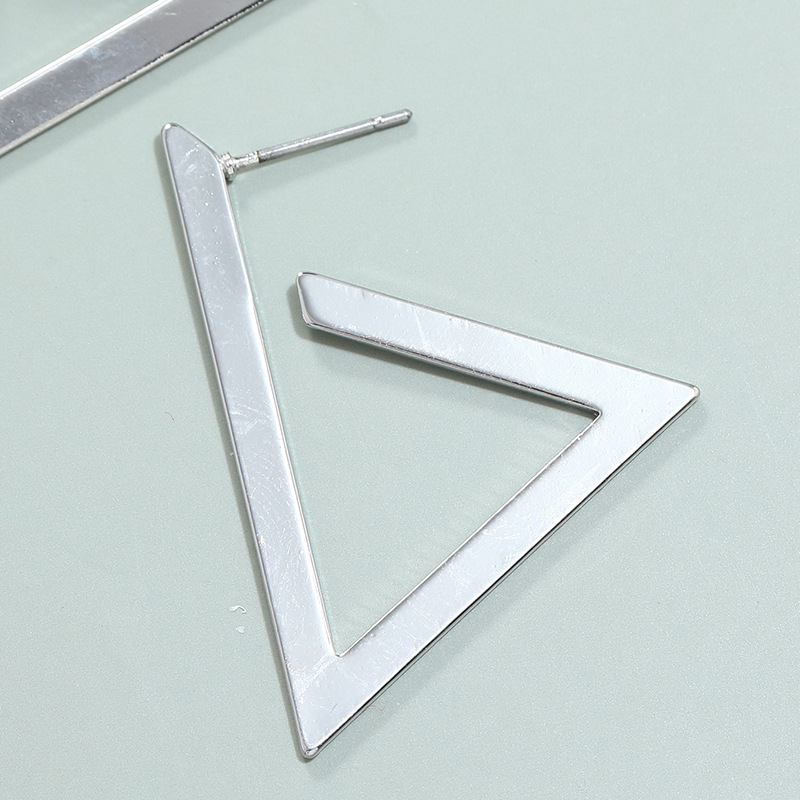 Wholesale Jewelry Simple Metal Alloy Triangle Earrings Nihaojewelry display picture 7