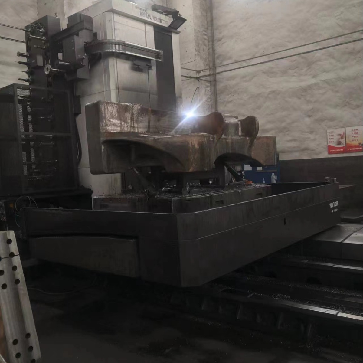 F16i-MB韩国起亚135镗铣加工中心，海天龙门加工中心2.5*6