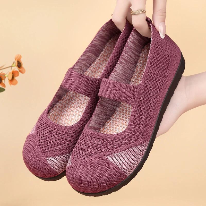 2026 mujer malla transpirable suela suave antideslizante un pedaleo madres de mediana edad superficial zapatos de tela casuales de moda nuevos