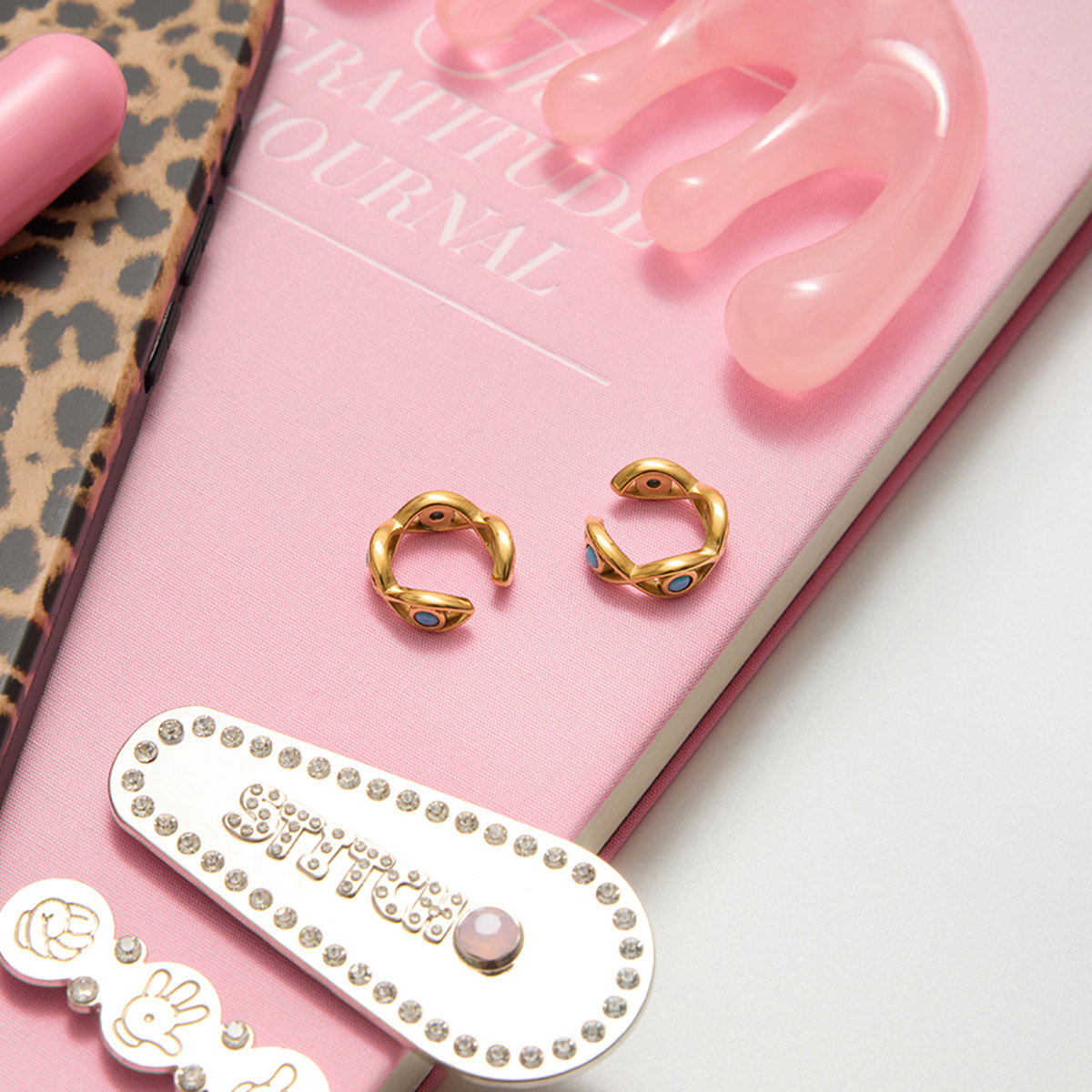 Wanxing azul turquesa diablo ojo orejas clips para mujeres retro europeo y americano sin agujeros de diseño de orejas orejas orejas de acero de titanio de oro 18K