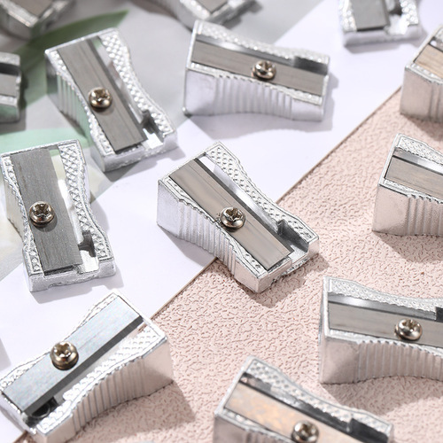Aluminum alloy pencil sharpener small square pencil sharpener single hole primary school student mini portable single hole bevel pencil sharpener wholesale