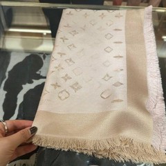 新款米金白金丝巾女羊毛真丝140方巾抹胸方巾披肩旅游沙滩巾围巾